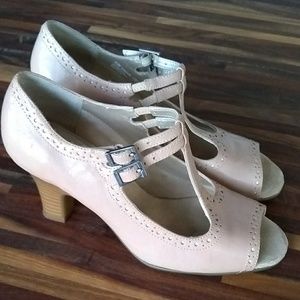 Aerosoles Vintage Style, Bone Heels